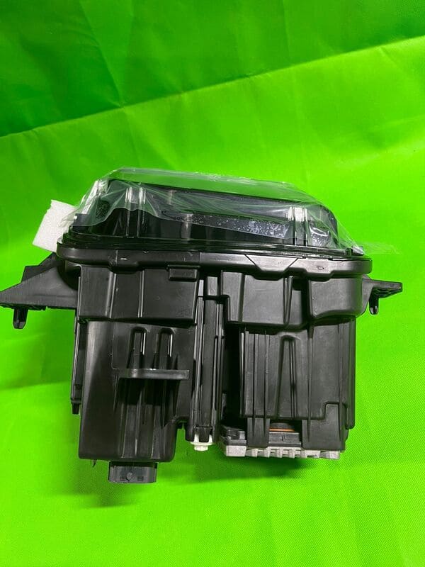 Фара передняя правая