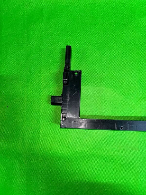 Кронштейн крепление радиатора