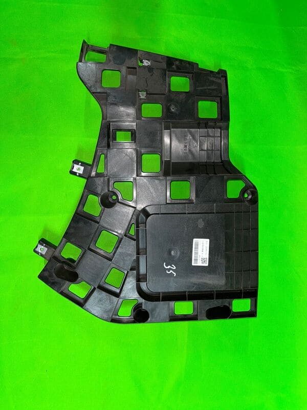 Кронштейн заднего бампера