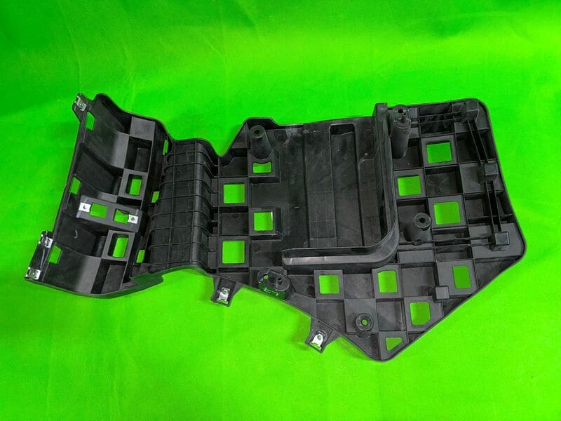 Кронштейн заднего бампера