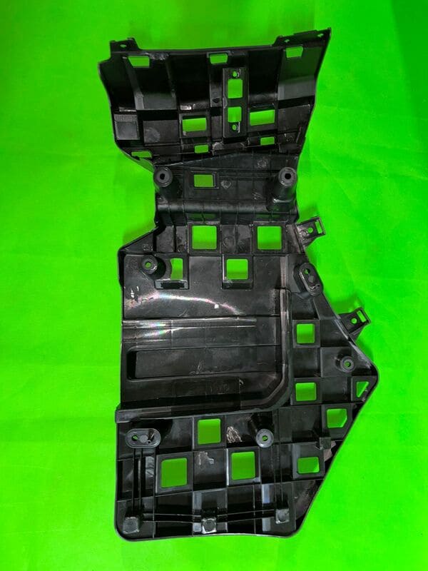 Кронштейн заднего бампера