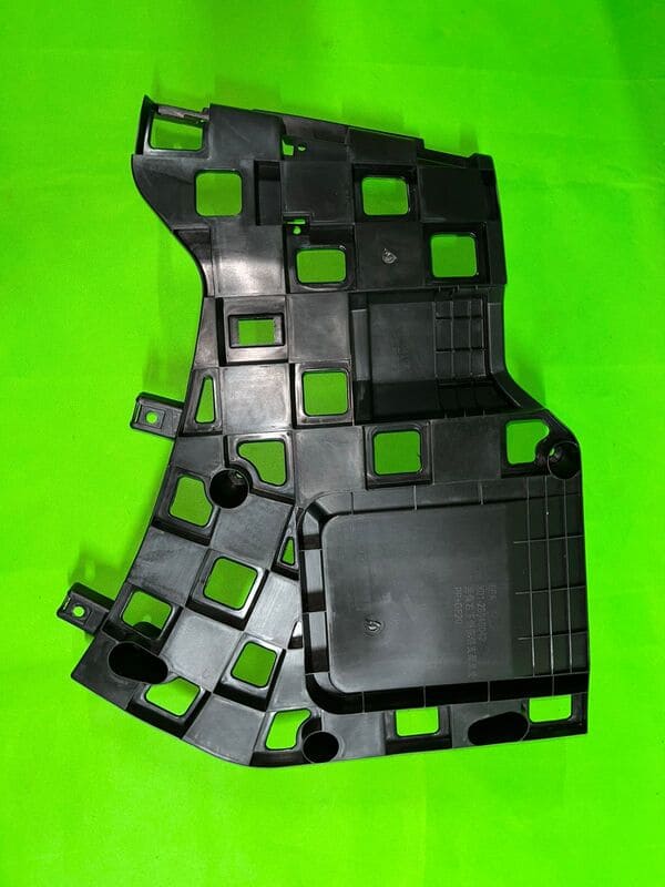 Кронштейн заднего бампера