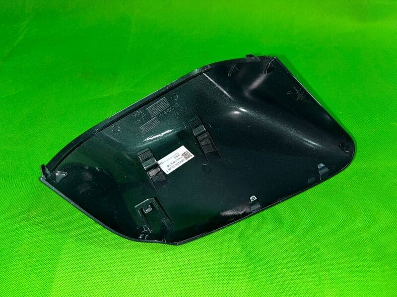 Крышка зеркала заднего вида левая