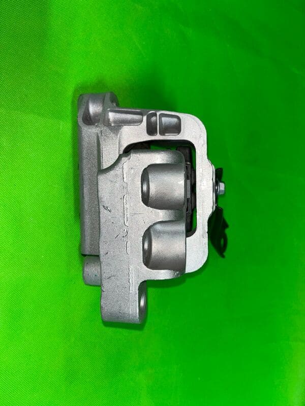 Подушка двигателя