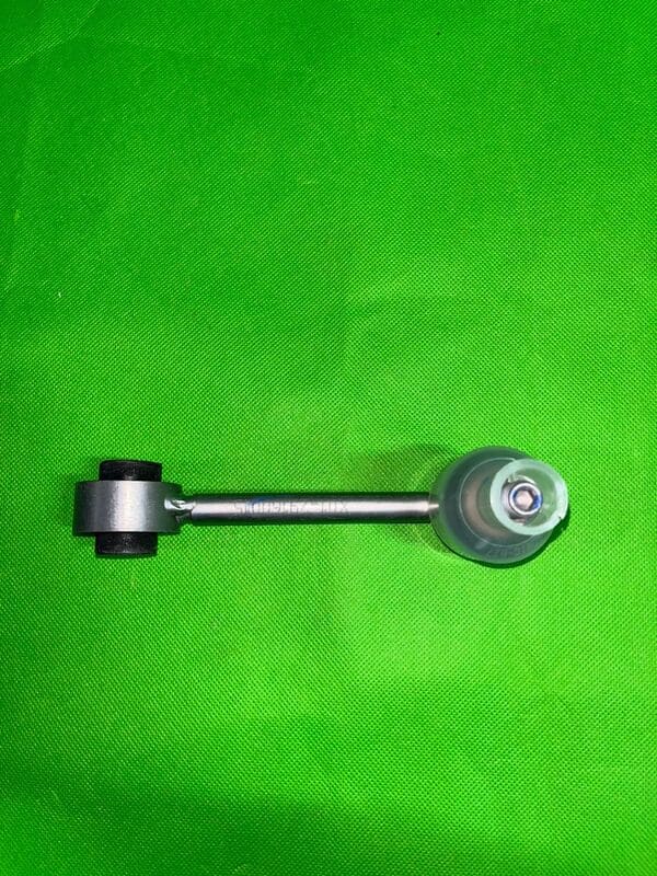 Стойка стабилизатора левая/правая